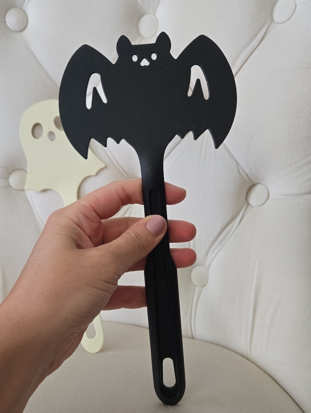 Halloween Ghost & Bat Plastic/Scratch Free Spatulas - Black and Cream, Like New - Picture 5 of 7